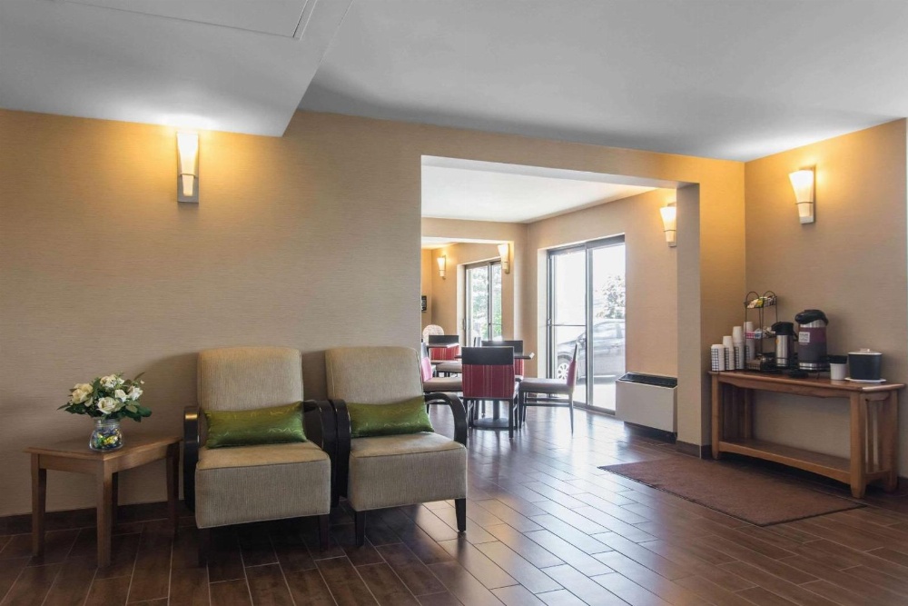 Comfort Inn Dartmouth Main image